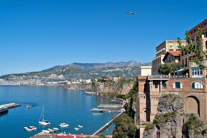 Sorrento Positano Amalfi från Neapel med lunch ingår