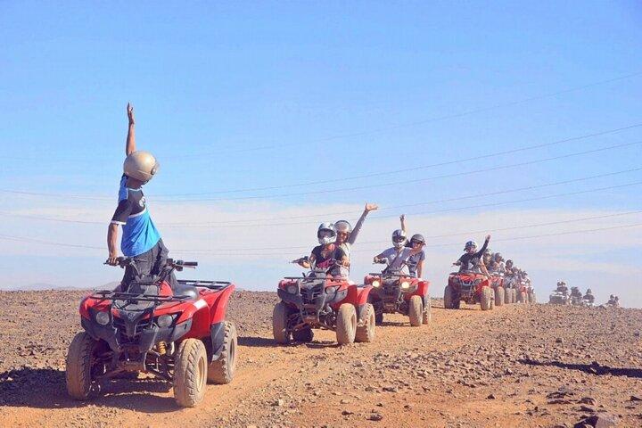 マラケシュのアガフィ砂漠とタケクウスト湖へのクワッドバイクアドベンチャー