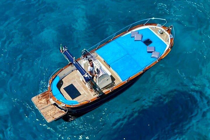 Capri excursion in a private boat
