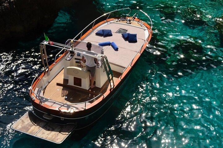 Capri excursion in a private boat