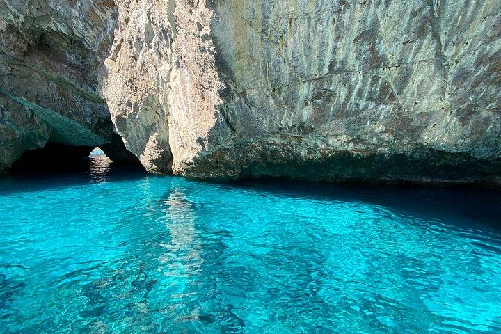 Capri boat excursion