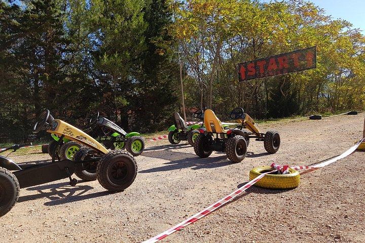 アドベンチャー パーク フヴァル イェルサでのプライベート マルチ アクティビティ体験