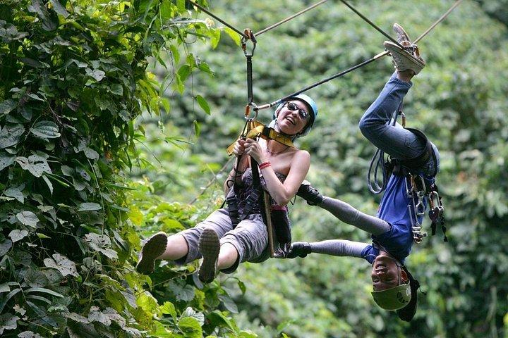 スカイウォーク付きプーケットのハヌマン ワールドでのジップライン アドベンチャー