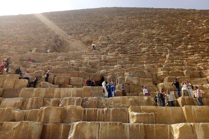 Private Tour to The Great Pyramids, Sphinx and Camel Ride