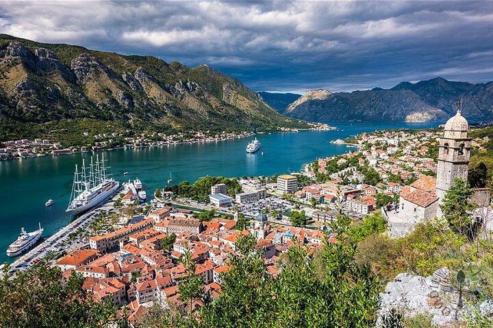 Trasferimento privato dall'aeroporto di Dubrovnik a Cattaro (Montenegro)