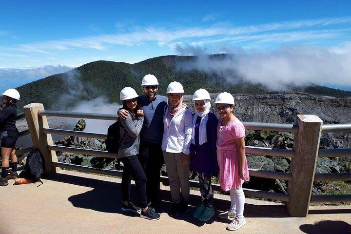 ポアス火山とラパス滝の庭園プライベートツアー