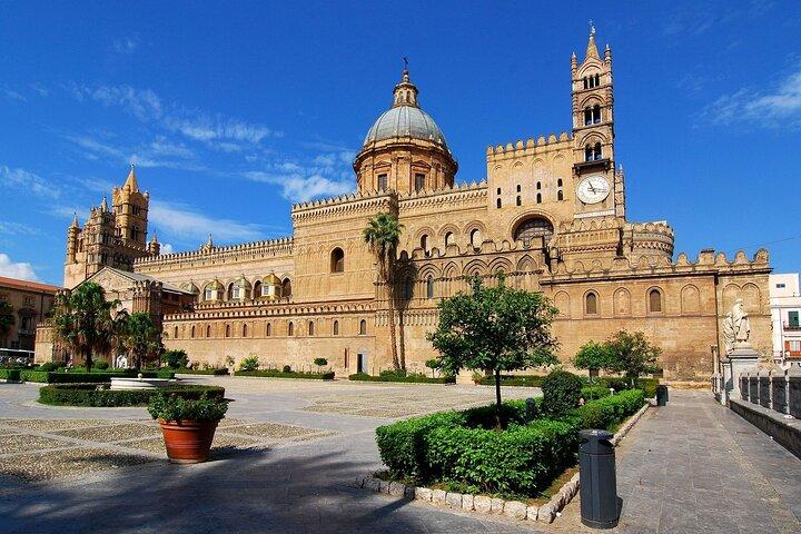 Palermo Private Walking Tour com um local