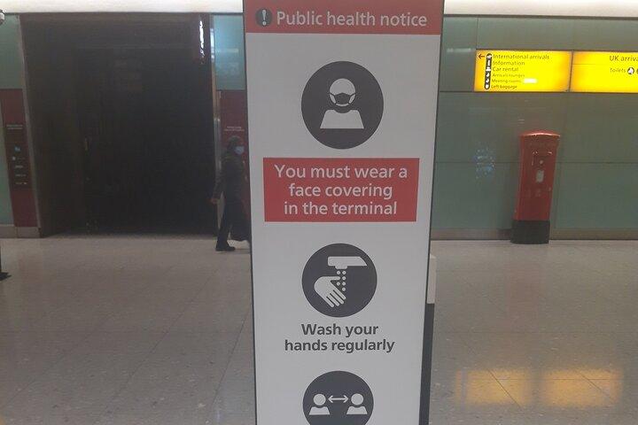 Trasferimento privato di andata e ritorno da Londra o dall'aeroporto LHR al porto di Portsmouth