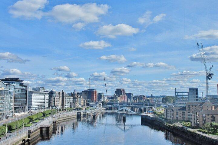Glasgow Private Walking Tour com um local
