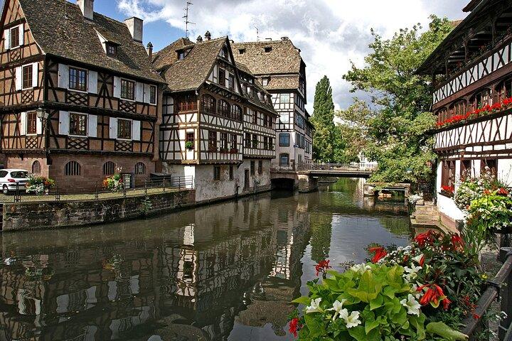 Strasbourg Private Walking Tour com um local