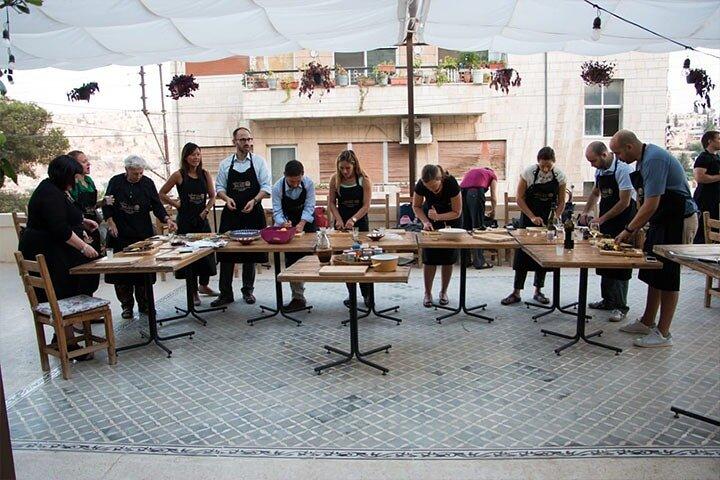 Experiência de aula de culinária de meio dia com passeio panorâmico em Amã