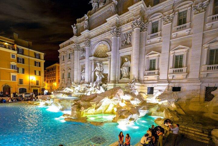 Tesori di Twilight: tour privato con autista di Roma
