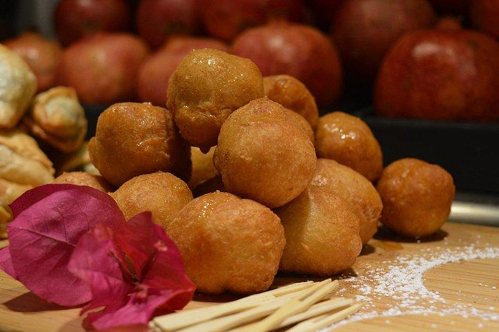 コルフ島での小グループの食事と文化ツアー