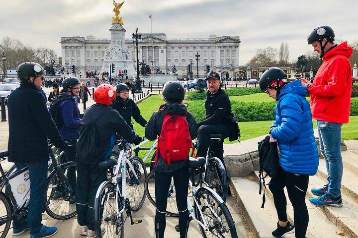 ロンドンの名所を巡る3.5時間の朝のツアー