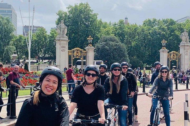 ロンドンの名所を巡る3.5時間の朝のツアー