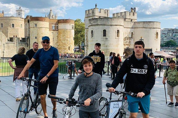 ロンドンの名所を巡る3.5時間の朝のツアー