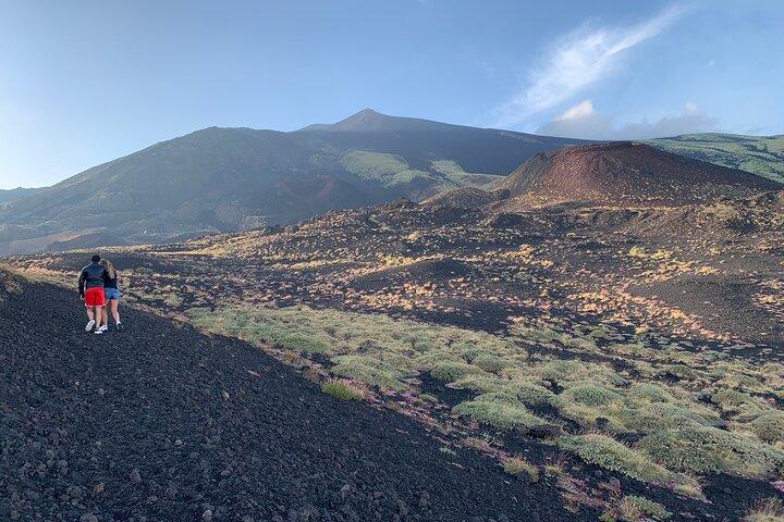 Catania: Etna & Food Jeep Tour