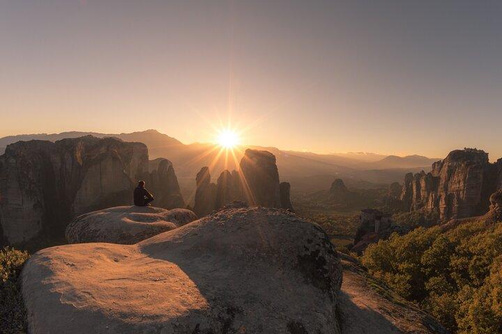 Meteora: Guidet solnedgangstur med klostre og hulerbesøg