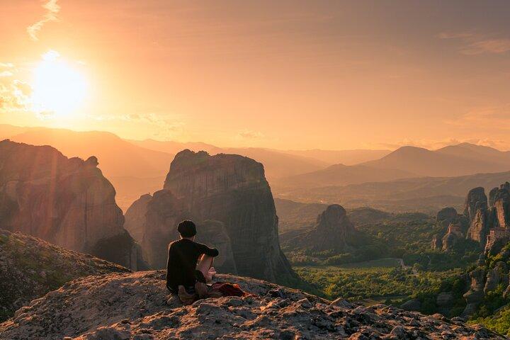 Meteora: Guidet solnedgangstur med klostre og hulerbesøg
