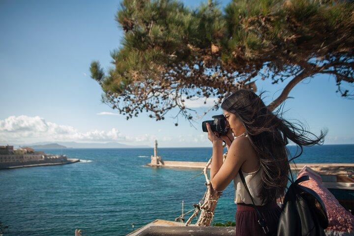 Tour di mezza giornata di storie gastronomiche di Chania inc. degustazioni e bevande