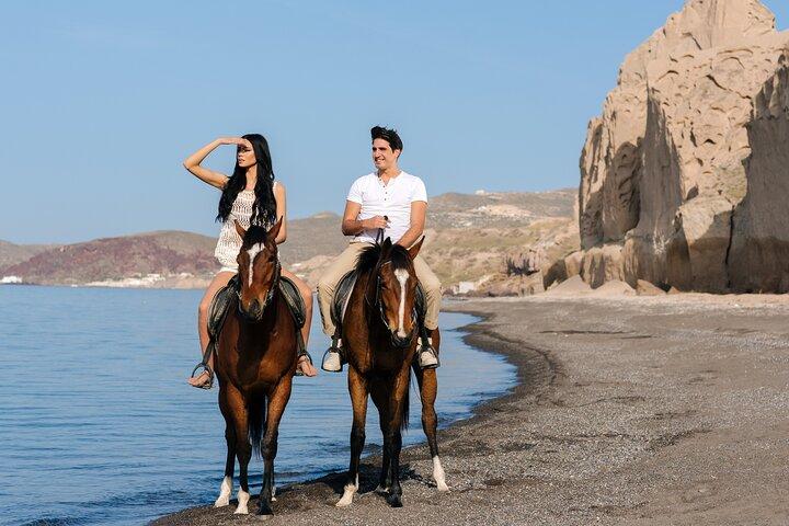 Paseo Premium Santorini : Senderos volcánicos a la playa de Eros