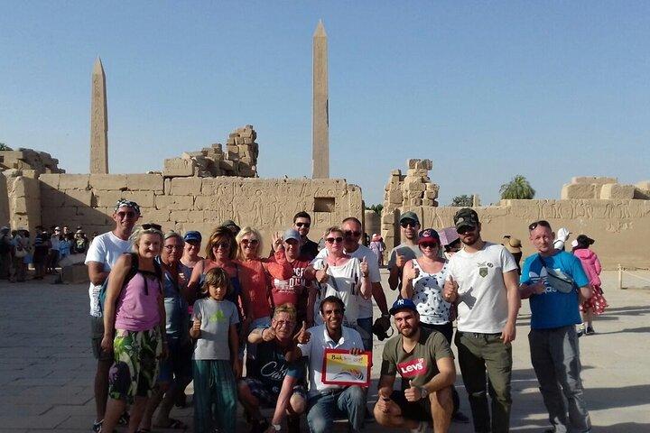 サファガ港からバスでルクソールへの日帰り旅行