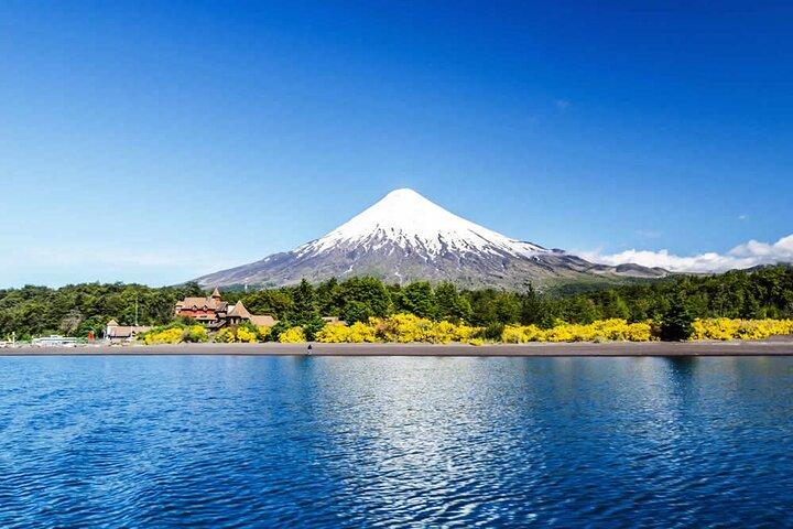 トドス ロス サントス湖とヴィラ ペウラ ツアー
