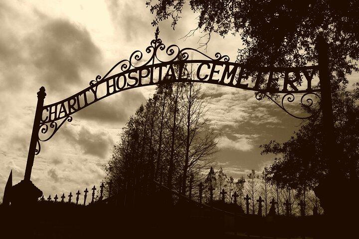 New Orleans Cemetery og Paranormal Investigation Bus Tour