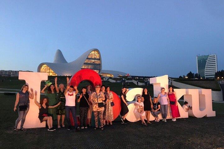 Baku by Night: Private 2-Hour Car Tour with Scenic Stops