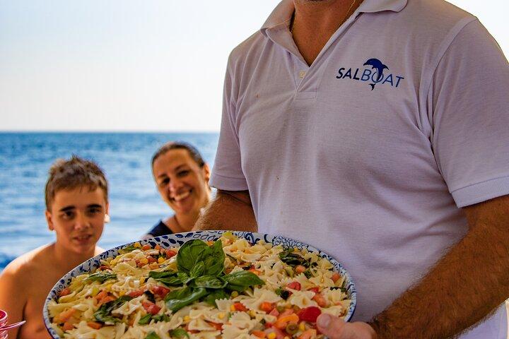 Tour en barco por la costa de Amalfi desde Sorrento : Grupo pequeño, natación & almuerzo