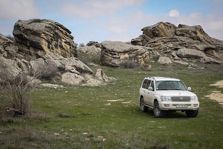 4x4 Jeep Tour - Segredos dos vulcões Gobustan e Mud
