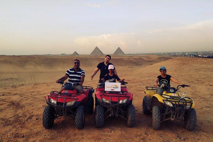 Quad rijden op de piramides van Gizeh