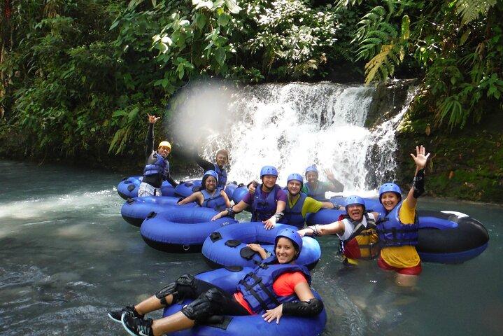 Tubulação de água e Hot Springs Eco Adventure em Rincon de la Vieja de Playa Hermosa