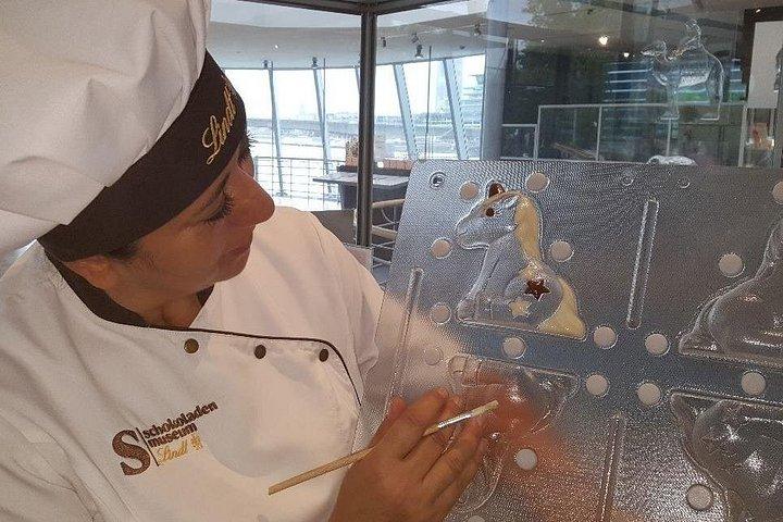 Cologne Private Roundtrip transfer incl. chocolate museum tickets