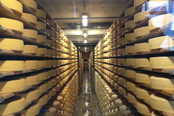 Excursion privée à Gruyères avec la visite d'une fromagerie et d'une chocolaterie au départ de Montreux