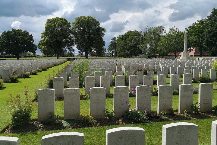 WW1 Somme Battlefields - バンに乗ってパリからのプライベート ツアー (2 人)