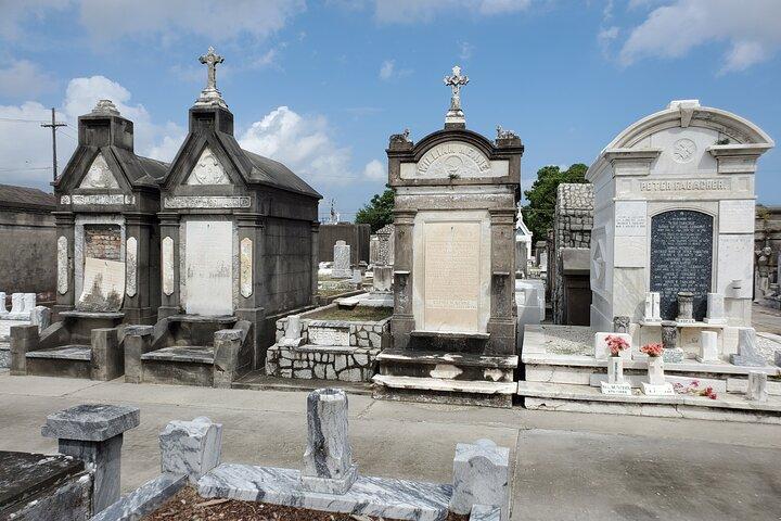 Excursão de bicicleta pelo Garden District e cemitério de Nova Orleans