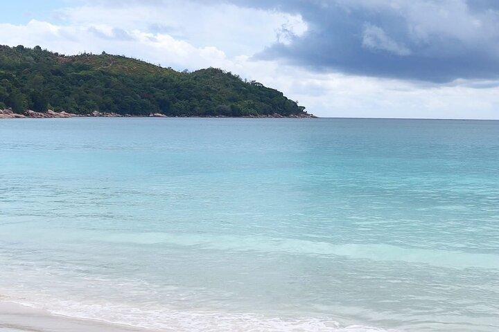 Baie Sainte AnneからのFond FerdinandとAnse Lazioのプライベートツアー