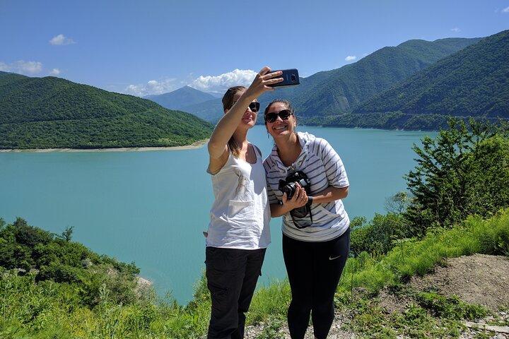 Private Kazbegi Tour: Gergeti, Ananuri & Landschaft Ansichten