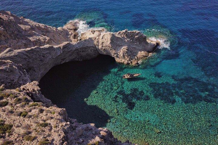 Privat kryssning: MYKONOS – ANTIPAROS – DESPOTIKO – PANTERONISIA