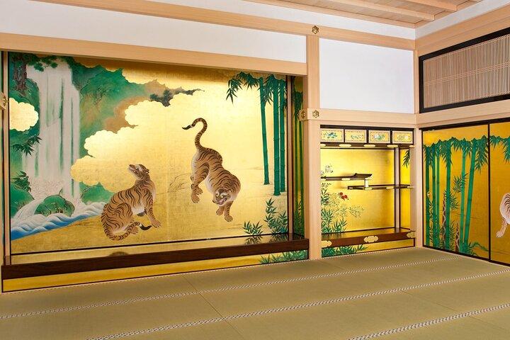 名古屋城とトヨタ記念博物館へのガイド付き半日ツアー（午前）
