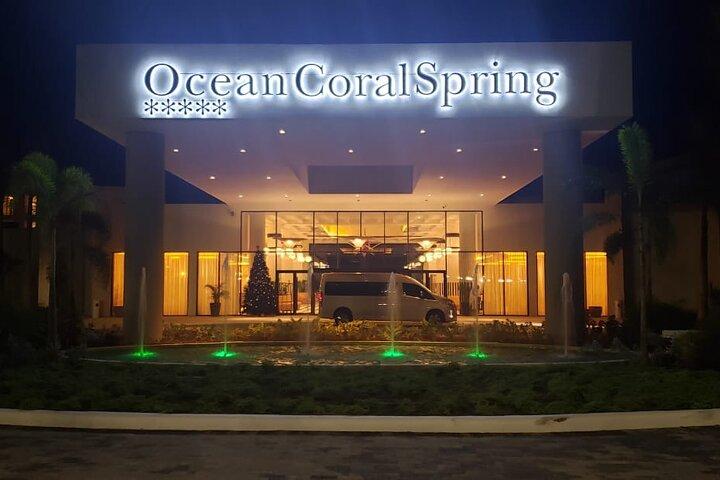 空港往復送迎 エクセレンス、コーラル スプリングス、パラディウム、ロイヤルタン ブルー ウォーターズ