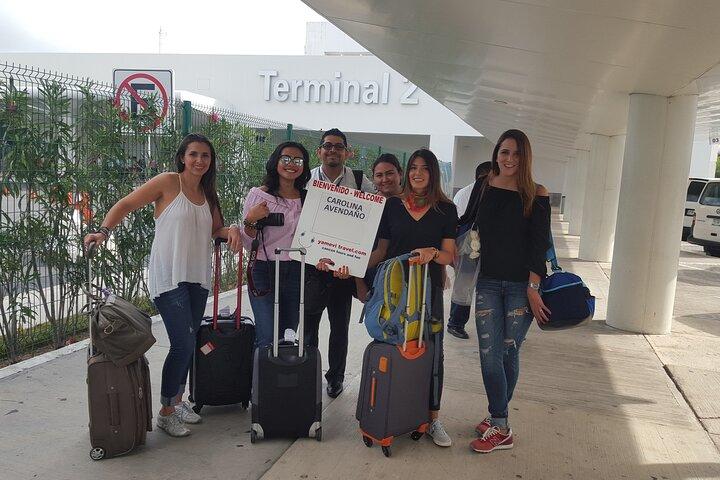 Traslado compartido desde el aeropuerto de Cancún.