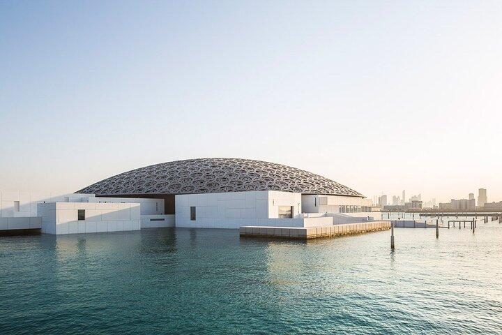 Tour privado de medio día por Abu Dhabi con el Museo del Louvre desde Abu Dhabi
