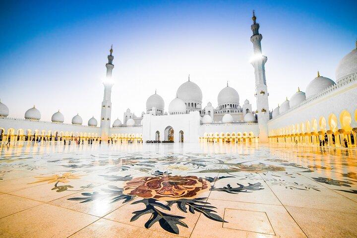 アブダビからのプライベート・アブダビ・シティ・ツアー（Qasr Al Watan）