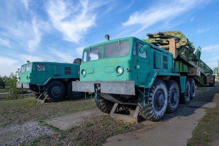 キエフからのホテル送迎付きプライベート全日ミサイル基地ツアー