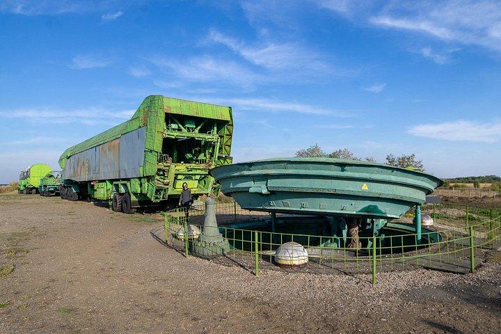 キエフからのホテル送迎付きプライベート全日ミサイル基地ツアー