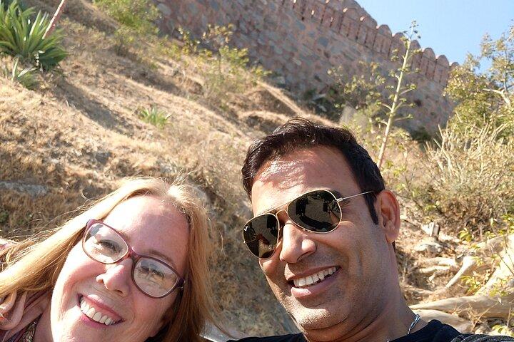 Privat helgedags historisk rundtur på Ranakpur & Kumbhalgarh Fort från Udaipur