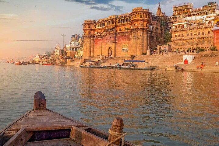 Varanasi Fulddagstur med bådtur og guide