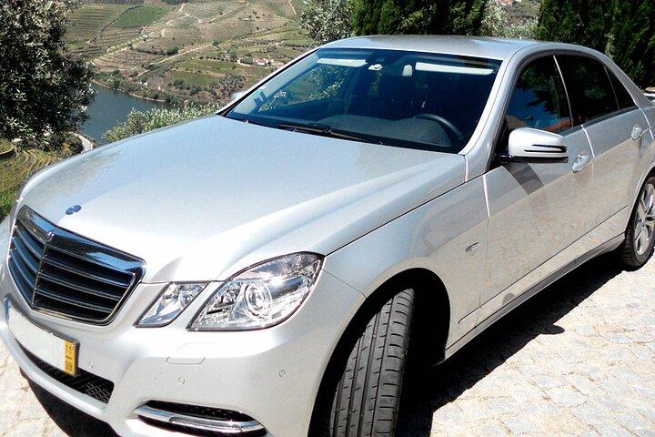Porto Privétransfer van/naar de luchthaven met 2 uur minitour (1 - 3 personen)